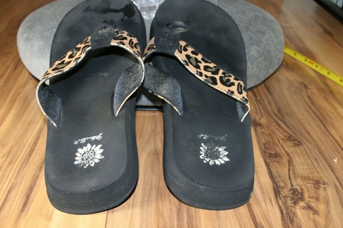 Yellow Box Women’s Wedge Flip Flops - Leopard / Cheetah Print Strap Size 9 EUC - Picture 9 of 12