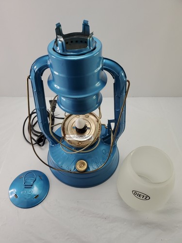 Linterna azul vintage Dietz #8 convertida a eléctrica - Imagen 6 de 16