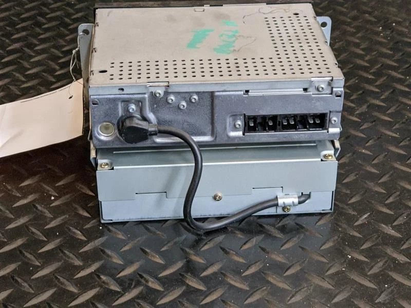 Audio Equipment Radio Receiver Tandem Unit Fits 90-94 LASER 1593703 Foto 4 de 4