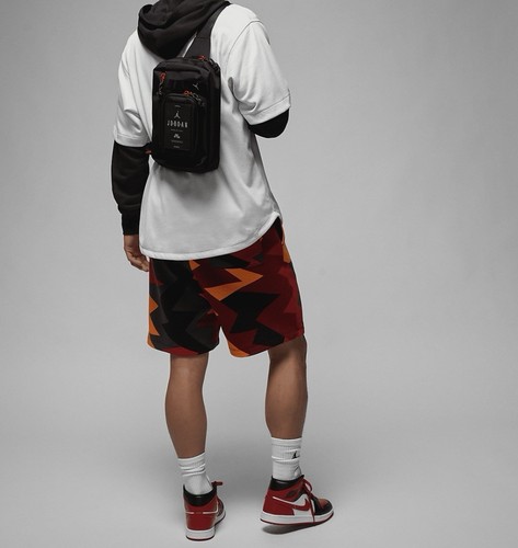 Neu mit Etikett Air Jordan Hesi Umhängetasche Unisex Sling Bag schwarz rot MA0839-023 selten - Bild 9 von 20
