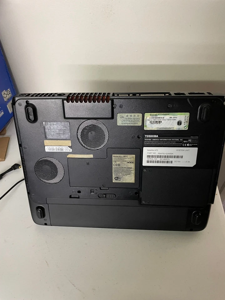 Portátil Toshiba Satellite A70 15" Intel Pentium 4 sin alimentación #606A Foto 4 de 4