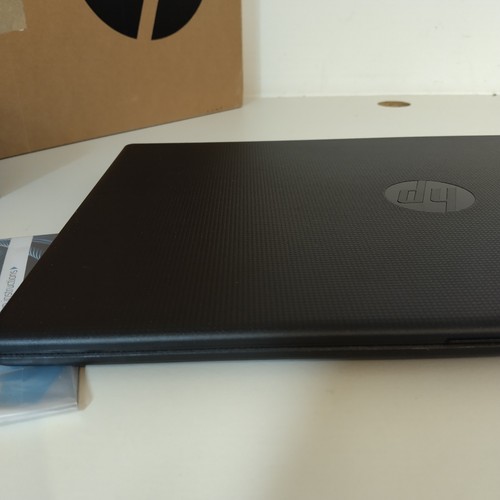 HP-FC0036NA 15.6" Laptop - AMD Ryzen™ 5, 8GB, 512GB AMD Radeon Graphic, Black - Picture 5 of 12