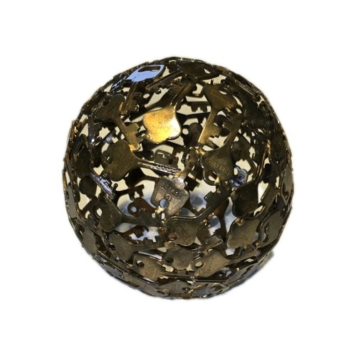 FOLK ART GLOBE-BALL-SPHERE Made of "TAJ BEST" STEEL KEYS Brass-Look - Picture 10 of 10