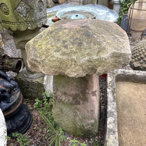19th century red sandstone Staddle Stones genuine stone antique staddle stone - Picture 3 of 3