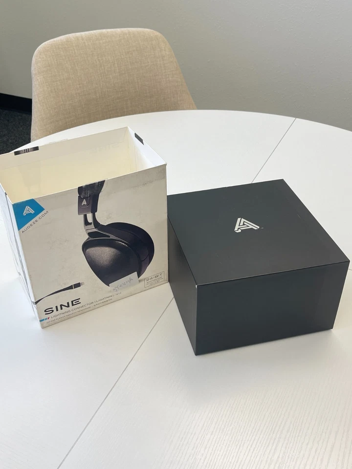 Audeze SINE Sobre la Oreja Cerrado Trasero Planar Magnético Auriculares con Garantía de 30 Días Foto 3 de 4