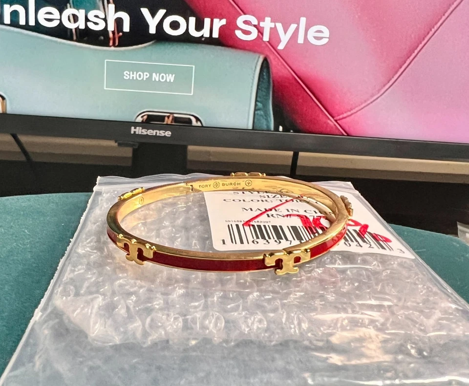 Brazalete Tory Burch Serif esmaltado rojo y dorado Foto 4 de 4
