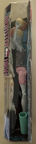 Muñeca azul Monster High Fangtastic Fitness Lagoona nueva 2014 - Imagen 2 de 9