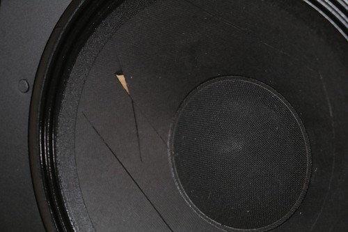 1x JBL Control 322C, 12" Coax Ceiling speaker - DAMAGED NEEDS REPAIRS - WORKING - Picture 3 of 9