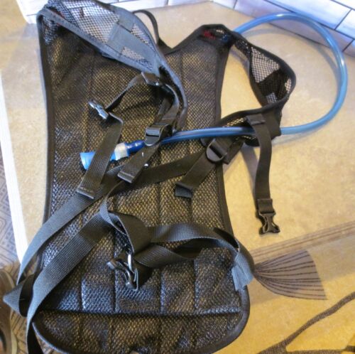 Coleman MAX 2L Hydration Backpack Hiking Camping Cycling Red Never Used - Picture 6 of 7