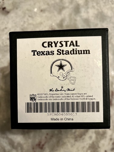 Brand New Crystal Texas Stadium Dallas Cowboys 3D Laser Etched Paperweight - Picture 11 of 11