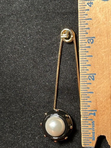 New  St.John  Gold Tone Black Enamel Pearl Logo Paper Clip Style Brooch Pin - Picture 6 of 7