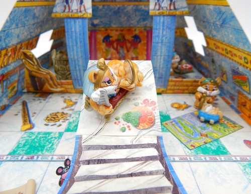 Ü-Ei Diorama - Miezi Cats Pyramide (1998) - Zdjęcie 4 z 9