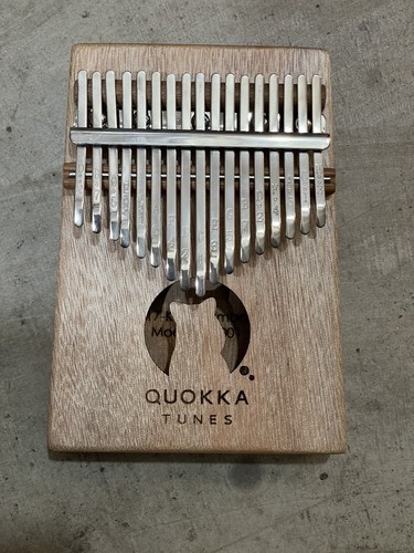 Kalimba Thumb Piano 17 Keys - Finger Piano Exclusive QT Kalimba Guide + Case NEW - Picture 5 of 6
