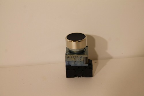Siemens 3SB3602-0AA11 Pushbutton Switch NEW - Picture 2 of 3