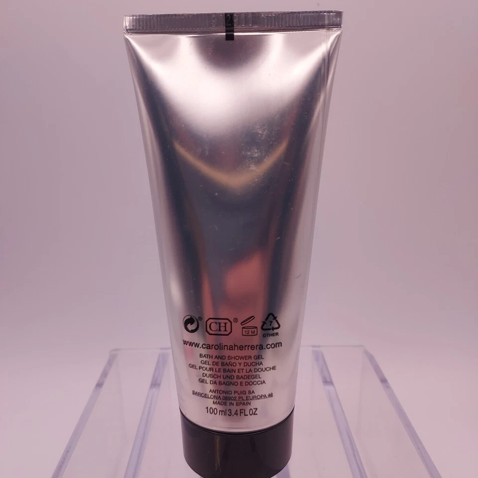 Gel de ducha Carolina Herrera 212 VIP Men NYC para hombre 3,4 oz Foto 2 de 4