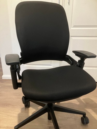 Steelcase Leap V2 ergonomic chair - Black colour - Picture 3 of 10