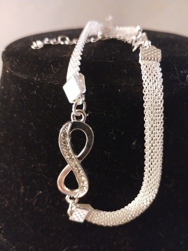 Elegant silver tone fashion bracelet 8'' inch bracelet new. - Picture 5 of 6