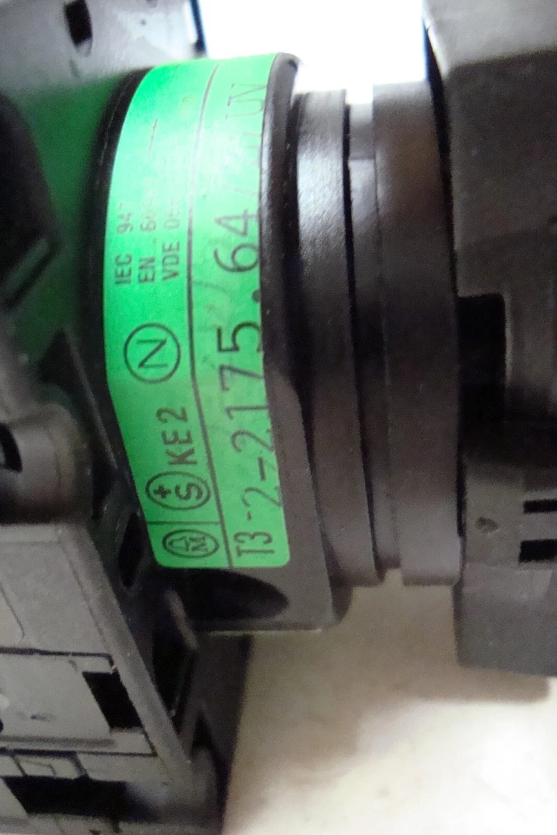Klockner Moeller T3-2-2175.64/Z/UV 4 postion switch NEW in original box