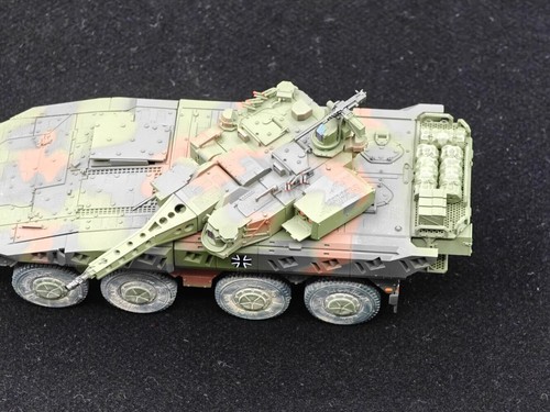 Heavy Duty Boxer Dog Armored Car Tank Military 1:72 Finished Static Model Toy - Picture 7 of 15