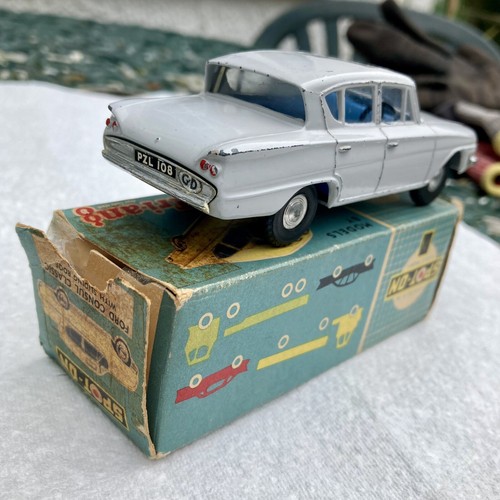 ALL ORIGINAL, VINTAGE (1963) TRI-ANG SPOT ON 259: FORD CONSUL CLASSIC + ORIG BOX - Picture 19 of 20