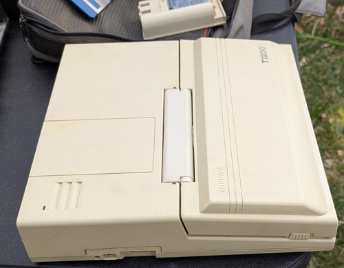 Vintage Toshiba T1200  Laptop  Working - Picture 5 of 12