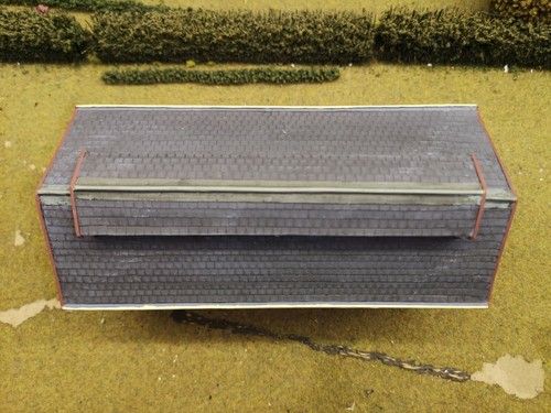 Scenix EM6102 "ENGINE SHED" OO gauge - Picture 8 of 12