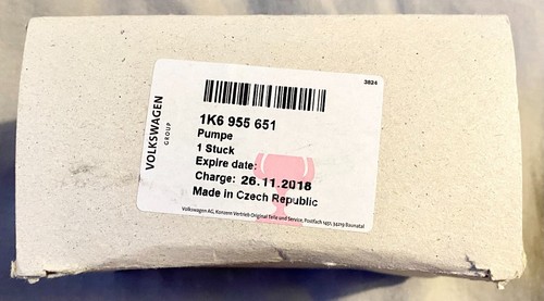 VW GOLF AUDI A3 SEAT LEON SKODA OCTAVIA GENUINE WINDSCREEN WASHER PUMP 1K6955651 - Picture 1 of 3