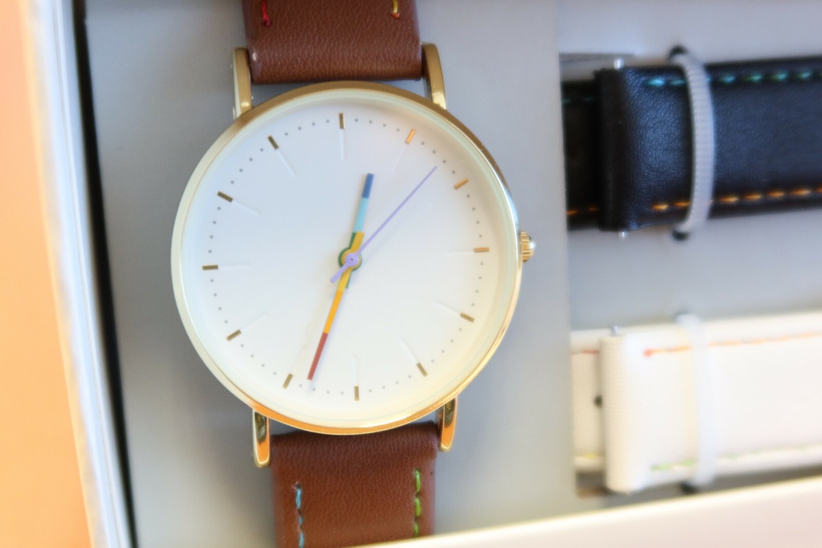 Watches with changeable shop straps