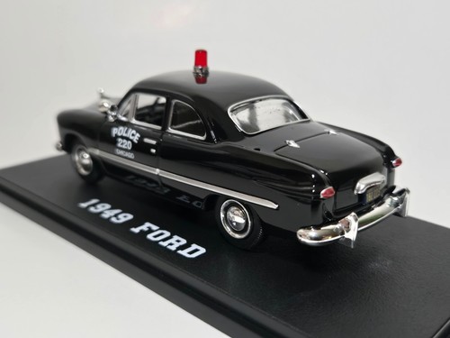 Greenlight 1/43rd scale Chicago, Illinois Police 1949 Ford Coupe - Picture 4 of 8