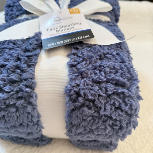 Mainstays Faux Shearling Blanket, Navy Blue, Full/Queen 90"X90", for Adult - Picture 2 of 4