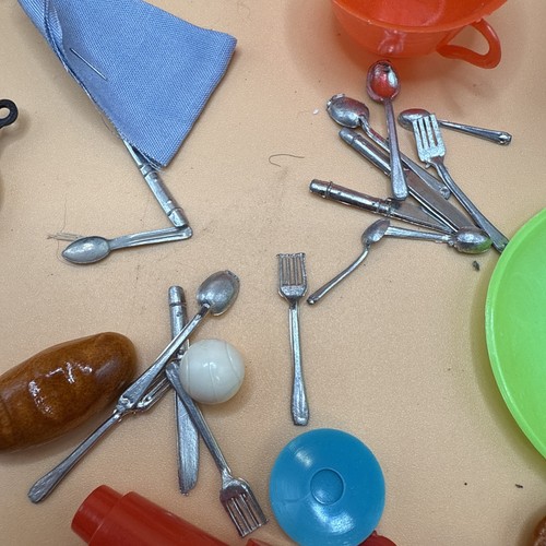 Lote De Colección De Barbie Y Casa De Muñecas Minutura Comida Y Artículos Para El Hogar - Imagen 8 de 16