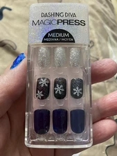 DASHING DIVA MAGIC PRESS NAILS 30 MEDIUM SQUOVAL NAVY BLUE SNOWFLAKES NEW