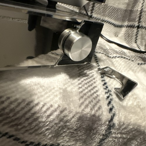 Philips MCD708 Micro Theatre System DVD/CD Player, Tuner/Amplifier, Speakers - Picture 4 of 24