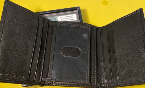 Dockers Portafoglio Trifold Pelle Nero Pelle 9 Slot per Carte con Finestra ID NUOVO - Foto 3 di 3