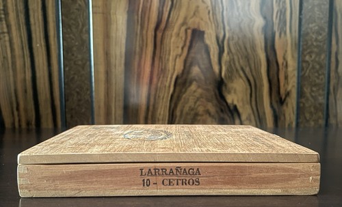 Antica scatola portasigari Por Larrañaga vuota in legno numero 10 ottime condizioni 7,25 x 7 x 1,2 - Foto 7 di 18