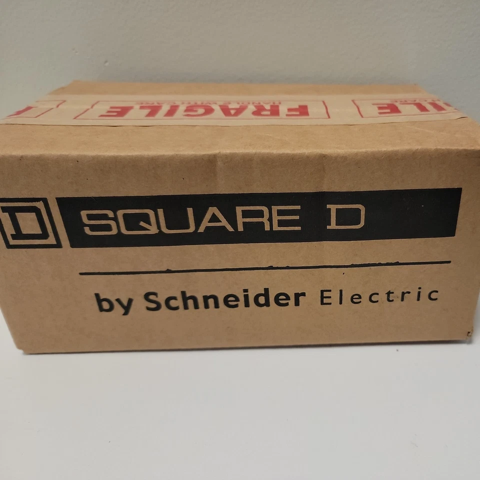 Disjuntor EGB34100 quadrado D 100 amp 480V parafuso de 3 pólos novo na caixa - Imagem 2 de 2