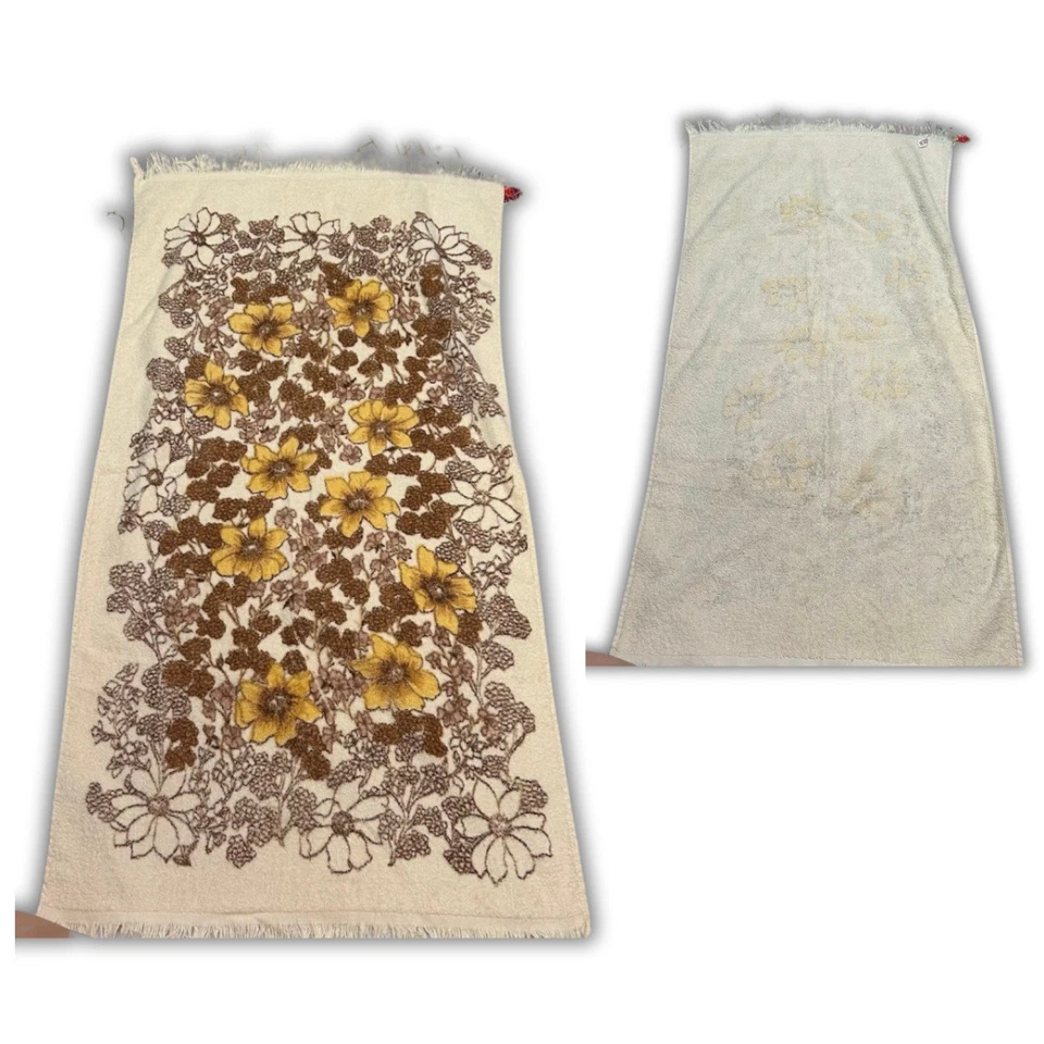 Vintage 70s CANNON Bath Towels Floral Retro Blue Yellow Fringe Cottagecore Trad - Image 4 of 4