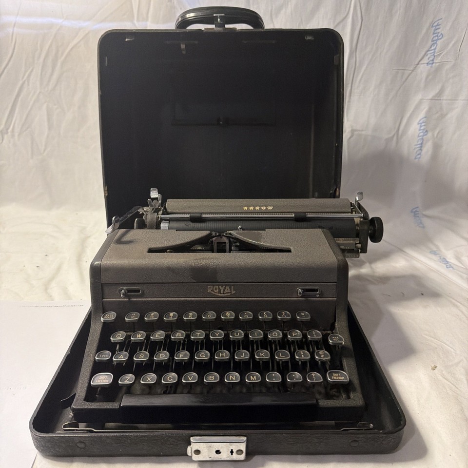 A working 1939 Royal Arrow portable — pre-war American manufacturing at its finest, confirmed functional and ready to type 85-year-old letters.