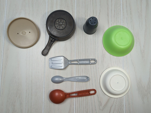 Step 2 play kitchen dishes pan utensils blue plates bowls spatula shakers - Picture 13 of 16