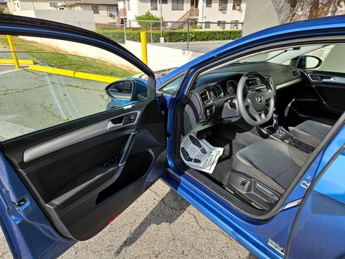 2016 Volkswagen Golf SE - Picture 10 of 12