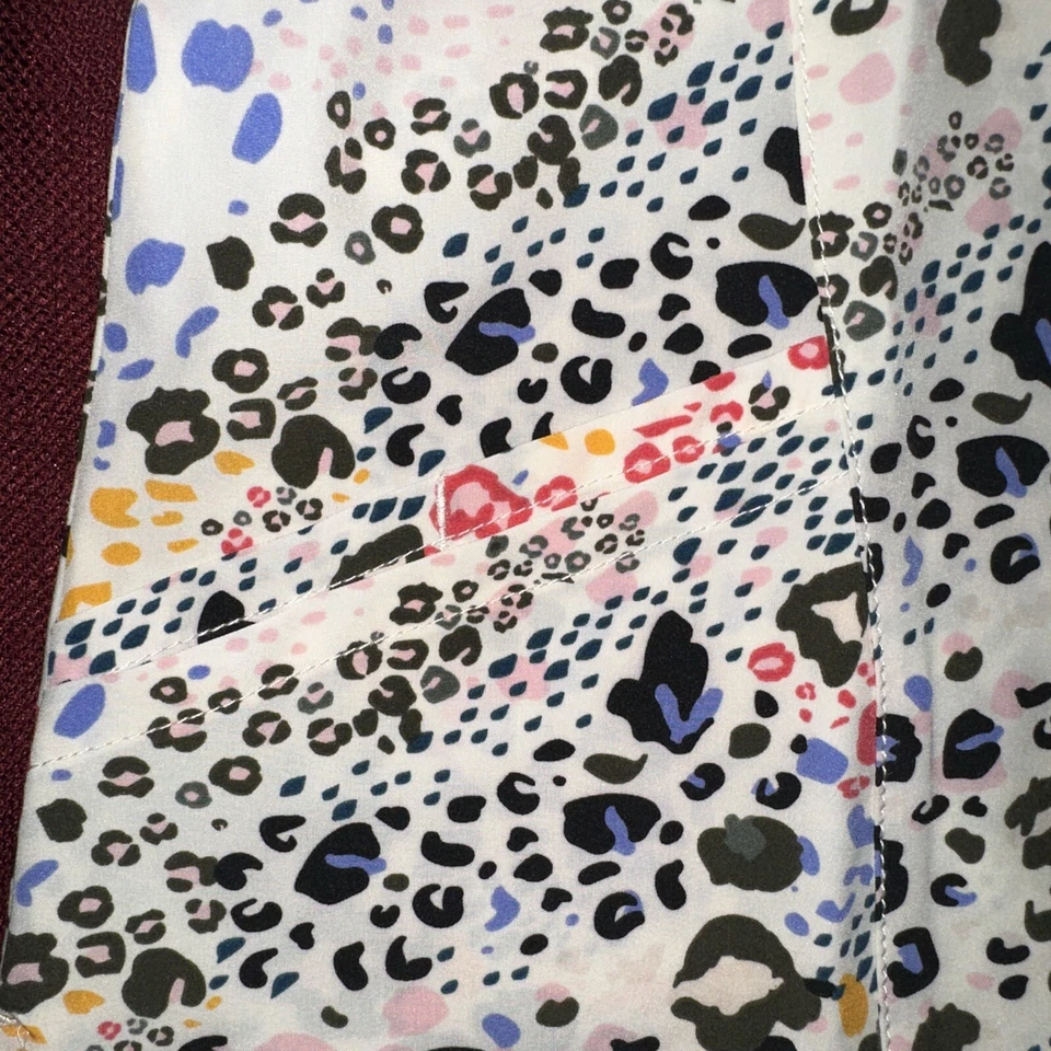 Scrubs Top WonderWink Modern fit Women Small New V Neck - Image 4 of 4