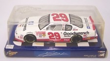 2001 Winner's Circle 1:24 Kevin Harvick #29 Goodwrench Monte Carlo Rookie Car