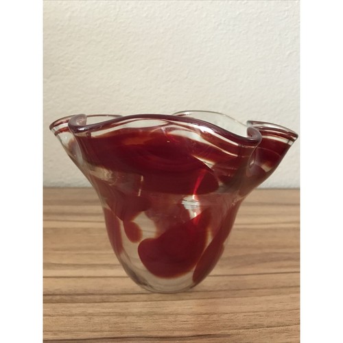 Red Zorza? Hand Blown Art Glass Handkerchief Vase Centerpiece Catch All - Picture 3 of 8