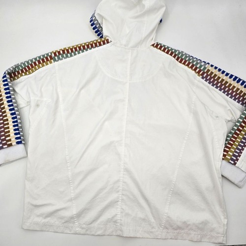 Chaqueta Poncho Free People Kaleidoscope Con Capucha Blanca con Acentos Multicolores Talla L - Imagen 8 de 9