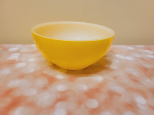 RARE FIRE KING ANCHOR HOCKING FIRED ON YELLOW 5" CHILI BOWL - Picture 2 of 4