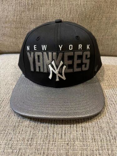 47 New York Yankees MLB Words Redondo Captain Flat Billed Snapback Cap Hat OSFA - Picture 2 of 4