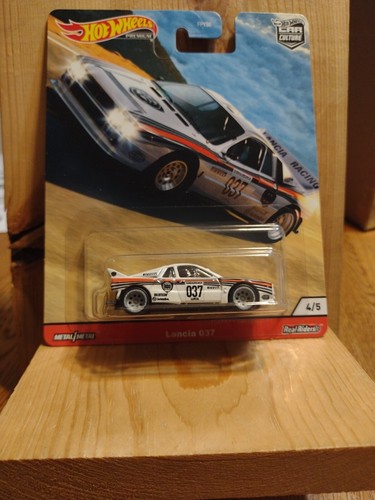 '20 HW CAR CULTURE: THRILL CLIMBERS: Lancia 037.  REAL RIDERS.  RR2