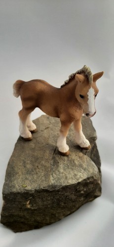 Used Schleich RETIRED 13671 Clydesdale Foal Horse Figurine - Picture 2 of 3