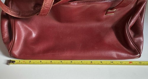 Bolso de mano de cuero vintage Globe Trotter de Margolin borgoña detalles de latón - Imagen 9 de 11