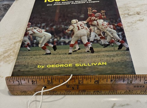 TOUCHDOWN! The American Football League AFL Picture History by George Sullivan - Picture 10 of 12